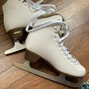 Lake Placid Women’s Figure Skates Size 6